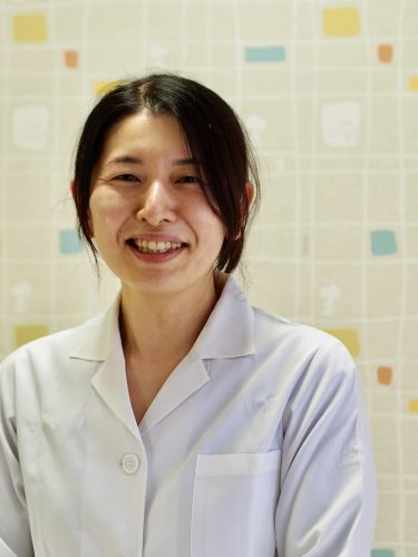 賀来 真里子
